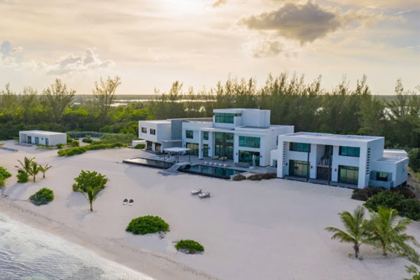 Luxury Real Estate 2025: Sustainability, Supply Constraints & Strategic Investment